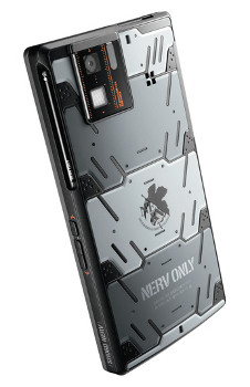 ドコモがエヴァケータイ「SH-06D NERV」を6月29日より発売 | マイナビ