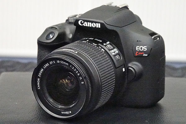 キヤノン、スマホ連携を強化した一眼レフ入門機「EOS Kiss X90