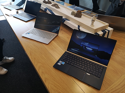 ASUS、タッチパッドにテンキーを搭載したZenBook 13/ZenBook 14 | マイ