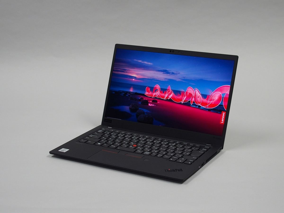 風雲急を告げる時代に登場した第8世代！ ThinkPad X1 Carbon Gen8の