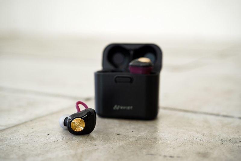 AVIOT、凛として時雨のピエール中野とコラボした完全ワイヤレス「TE