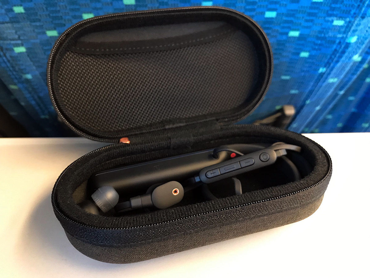 ソニー最強の首掛けNCイヤホン「WI-1000XM2」レビュー - 米国出張で