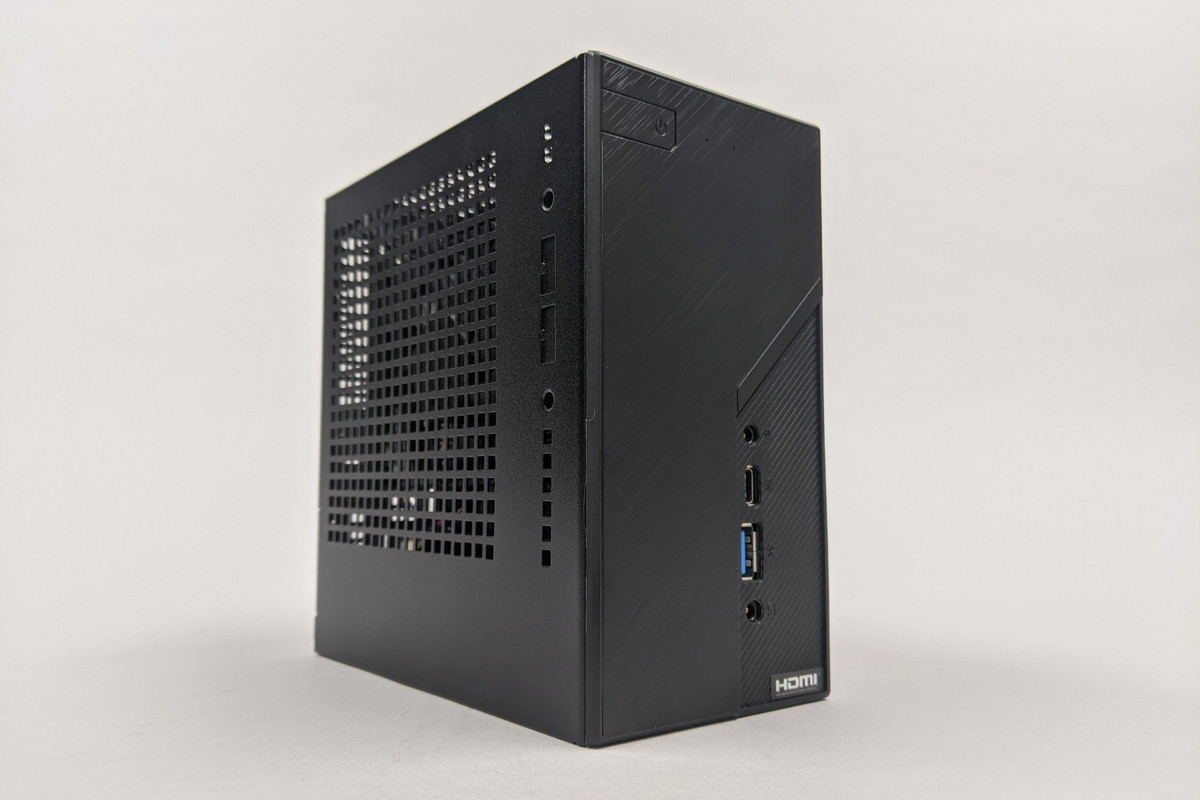 デスクトップ版Renoir搭載小型マシンの大本命 ASRock「DeskMini X300
