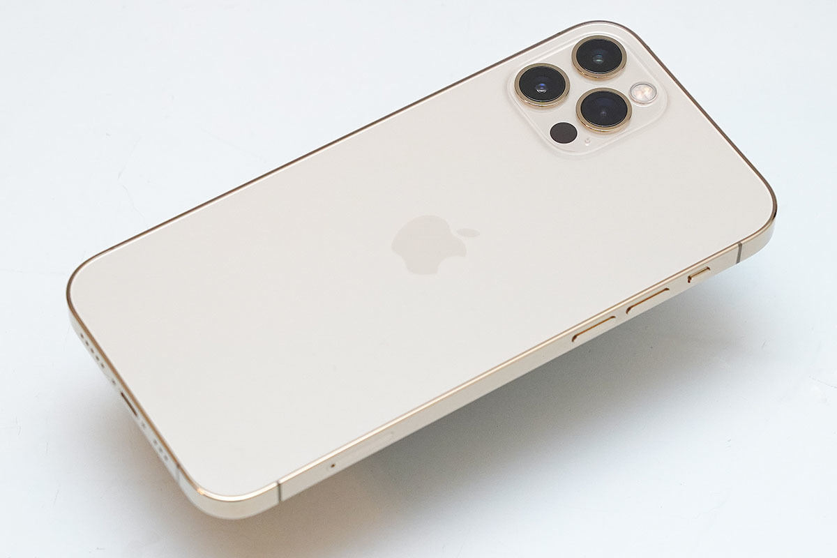 iPhone 12/12 Proレビュー 新世代のカメラ機能に脱帽、MagSafeは魅力的