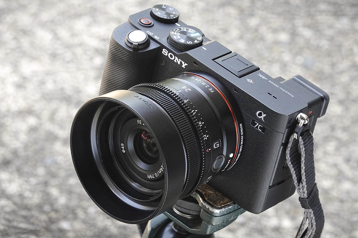 これ、純正で出しちゃうの!? ヤバすぎるソニー単焦点レンズ3兄弟