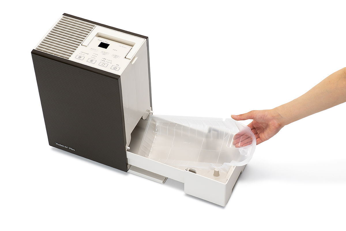 ダイニチ、小型加湿器にもお手入れ簡単「使い捨てトレイ」モデル