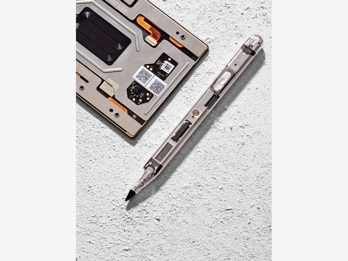 Surface Slim Pen 2」の触覚フィードバックに期待 - 阿久津良和の