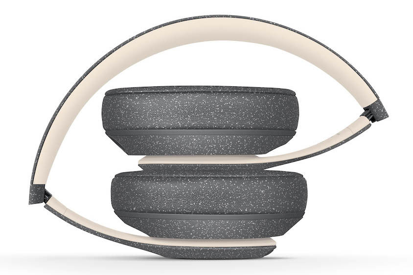 Beats、A-COLD-WALL＊とコラボした限定デザインのワイヤレスヘッドホン