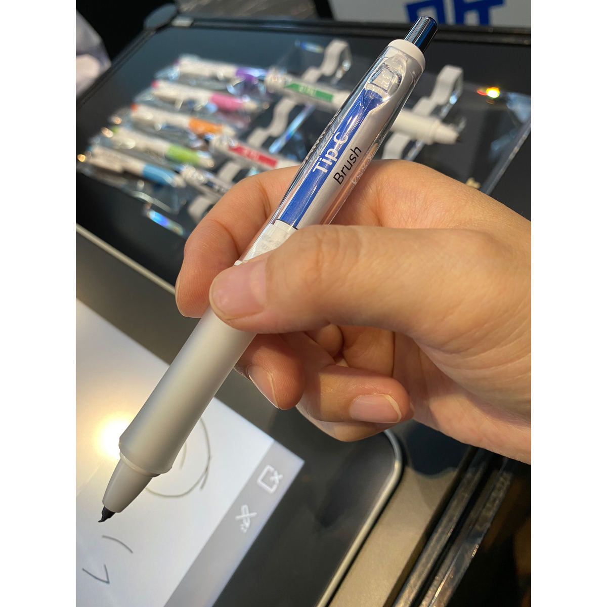 パイロットの「ドクターグリップ」がデジタルペンに！ 開発中の実機を