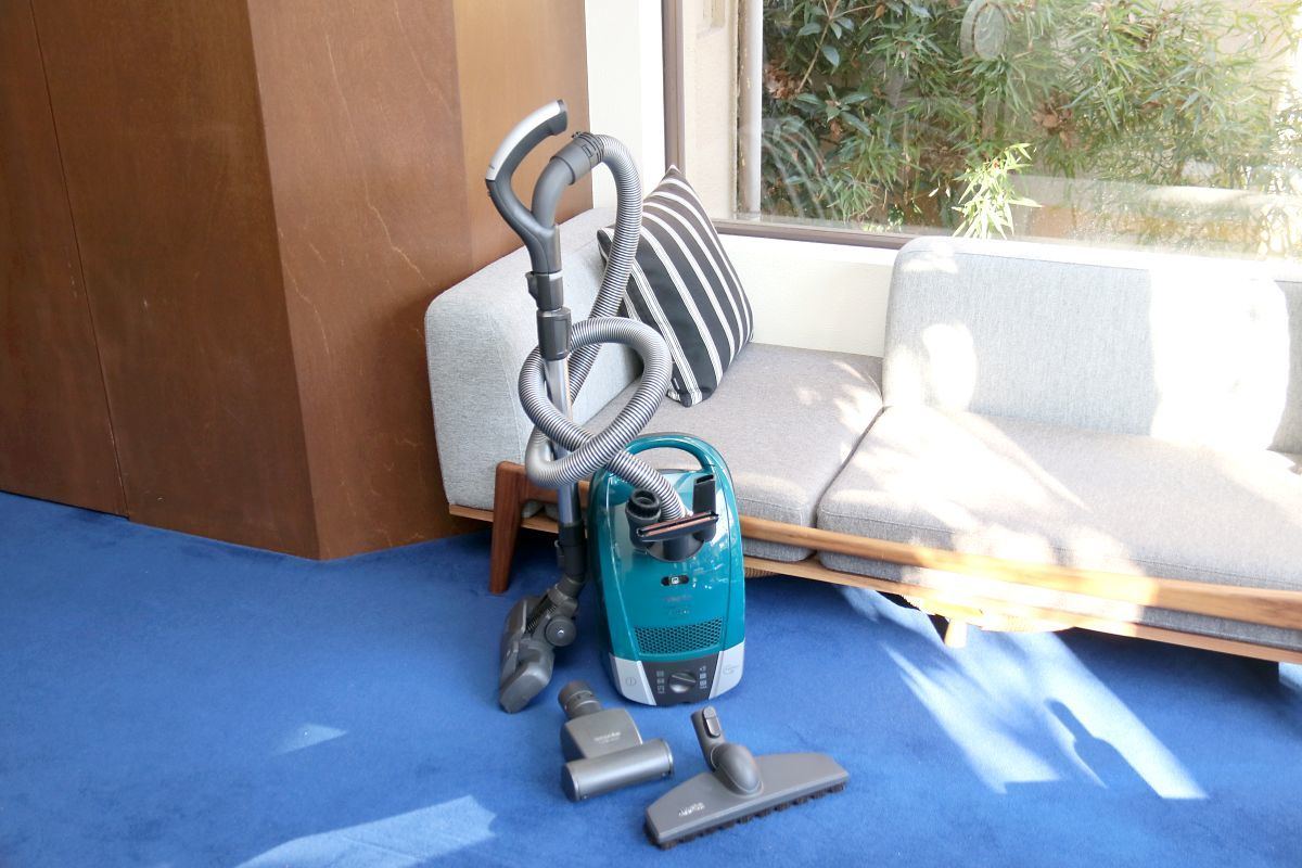 重い！ でかい！ でも掃除力はとびっきり。高級家電ミーレの掃除機