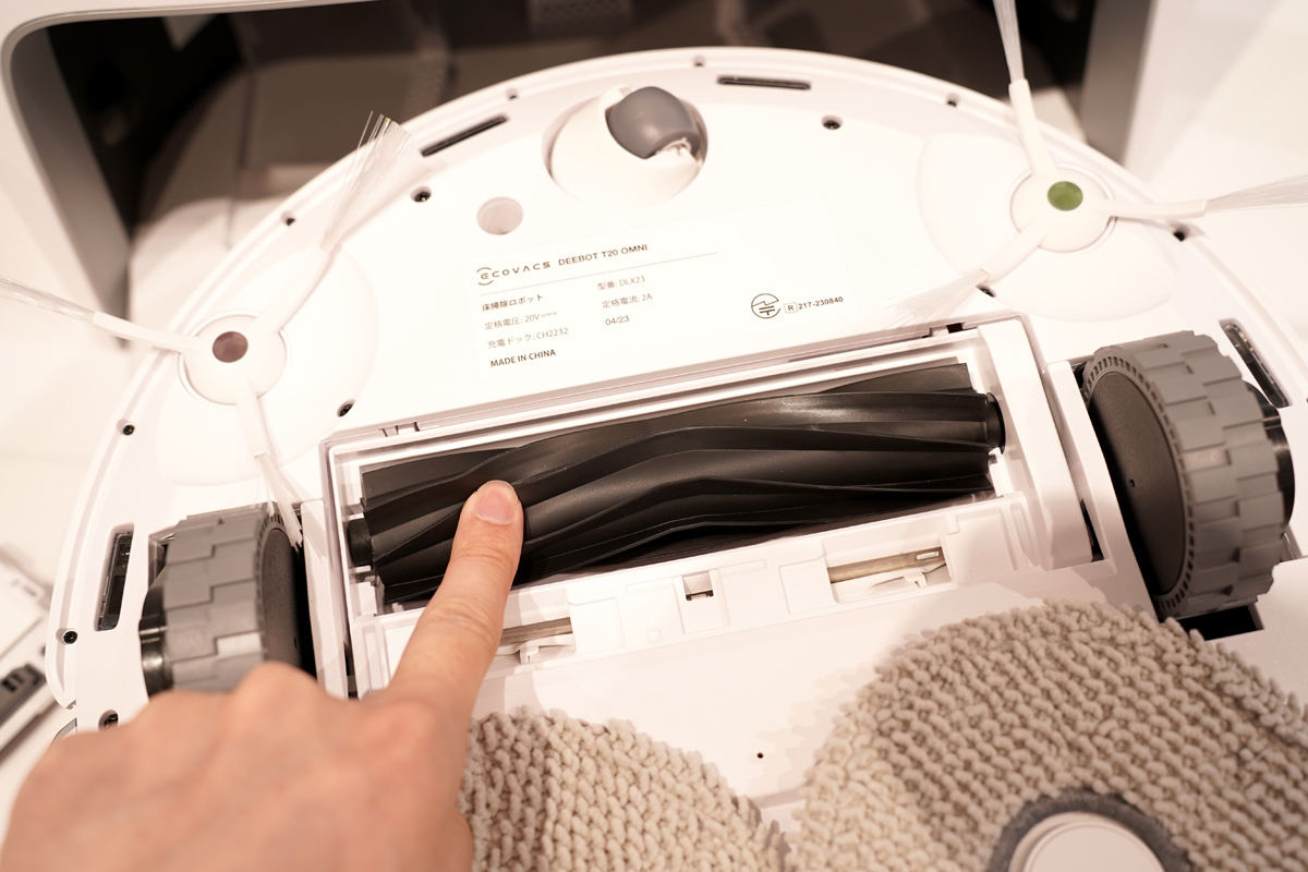 エコバックス新ロボット掃除機「DEEBOT T20 OMNI」、温水洗浄した