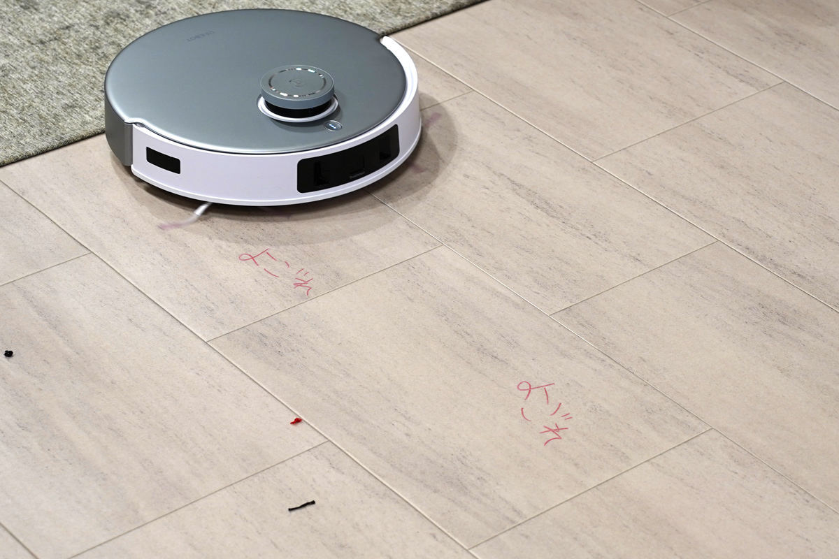 エコバックス新ロボット掃除機「DEEBOT T20 OMNI」、温水洗浄した