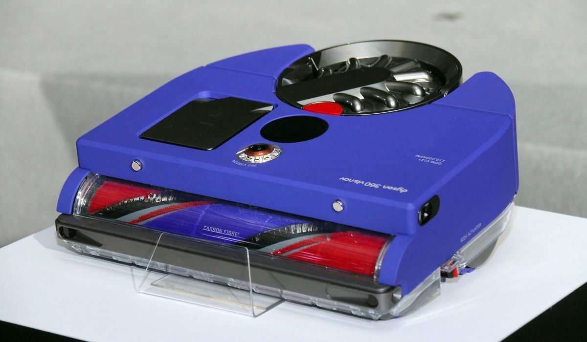 ダイソンの一番パワフルなロボット掃除機、飛び出るノズルで壁際まで