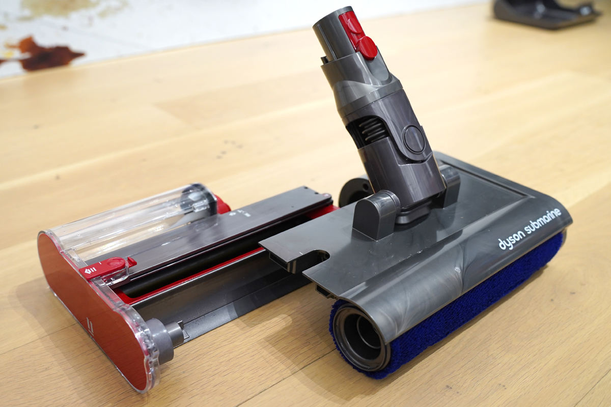 ダイソン初の水拭き機能、自動給水・汚水回収するヘッド付きコードレス