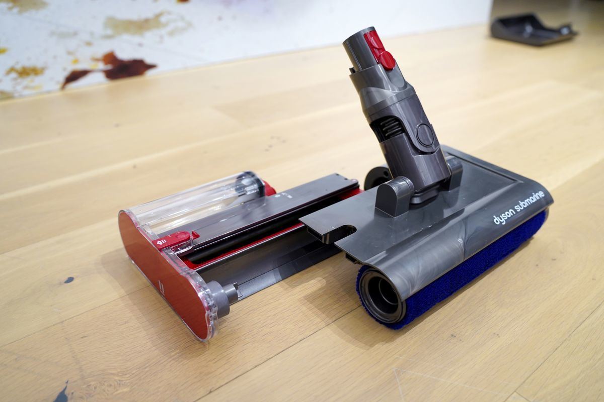 水拭きできるコードレス掃除機、ダイソンからも出た！ 1st