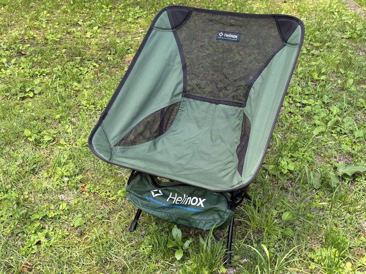 アウトドアチェアのベストセラー、Helinox『チェアワン』と夏フェスの