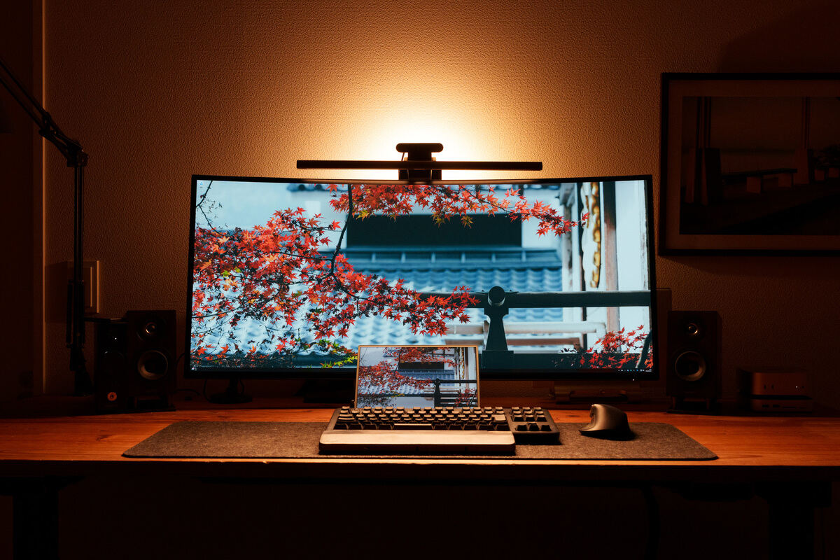 BenQ「ScreenBar Halo 2」レビュー。高級モニターライトの真価を2週間