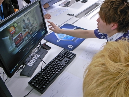 AVA」最強クランが語るゲーミングディスプレイ - BenQ「XL2420TE