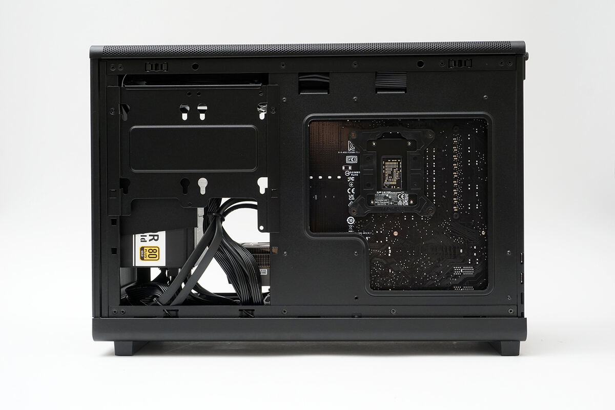 コンパクトで性能抜群! インテリアにも馴染むオシャレなケースを採用