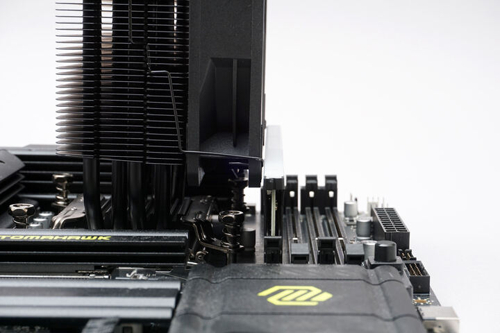 PC自作の初心者ならMSIがオススメ！ 見た目もLED制御も統一できる空冷