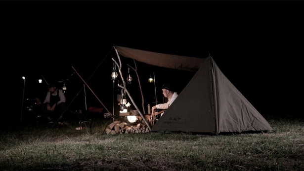 無骨なソロキャンプにぴったり！完全日本製パップテント「Fireproof