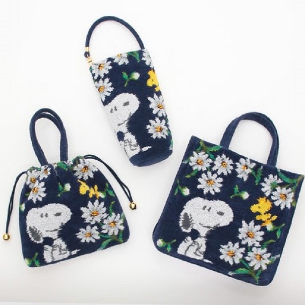 初期のスヌーピーがかわいい！「フェイラー」コラボのハンカチやポーチ