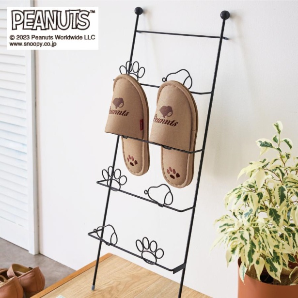 スヌーピーの「スリッパラック」が玄関を彩る！横顔&肉球モチーフの