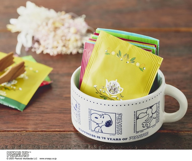 スヌーピーの「磁器マグカップ」が豪華2個セットで1300円！11月28日