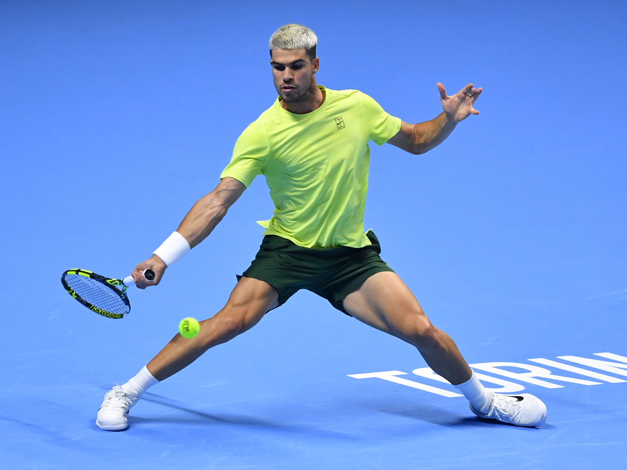 アルカラスがシングルス開幕戦でデミノーにストレート勝利「今年は少し