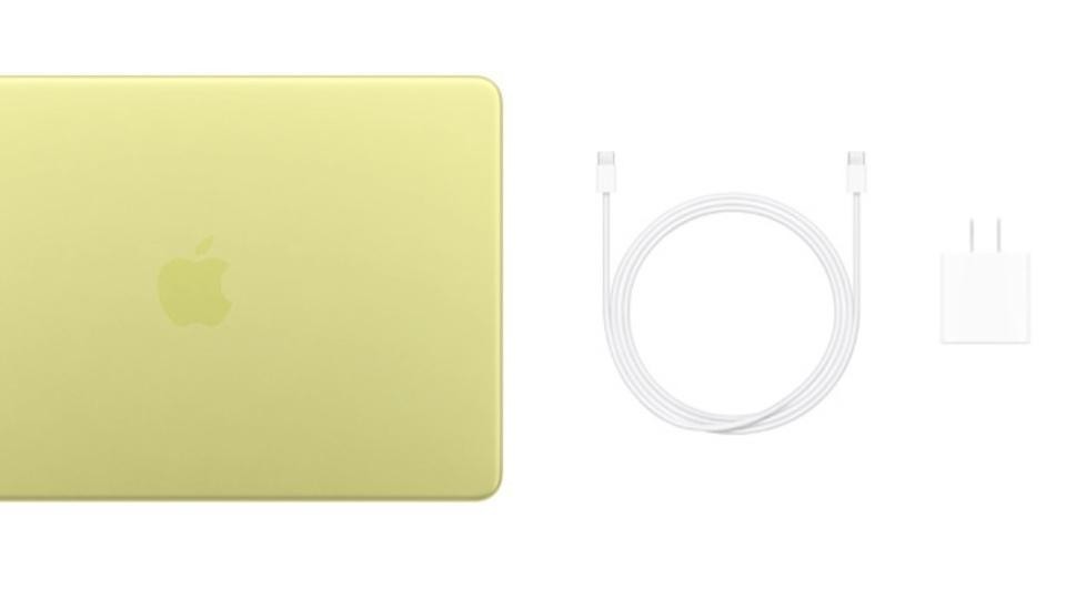 MacBook Neoは20Wでチャージ可能。充電器もコンパクトでいけちゃいます