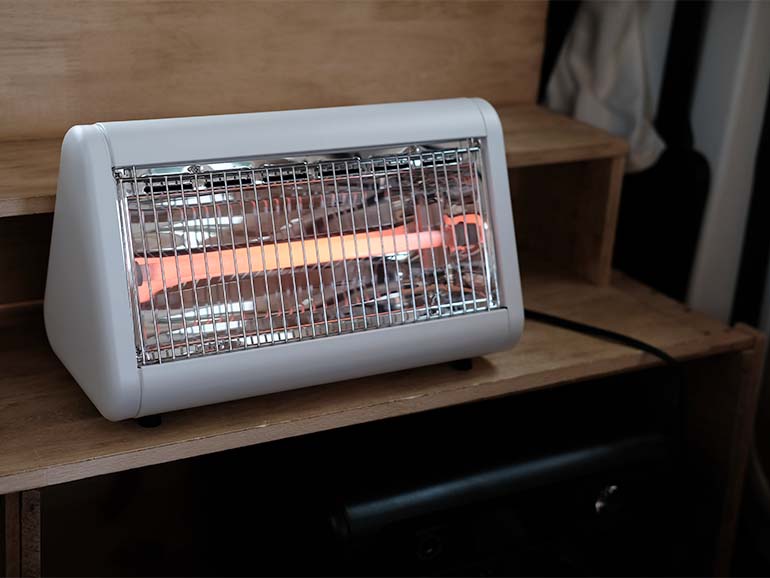 買って使ったからおすすめ！小型の車中泊用ヒーターはこれ一択「山善