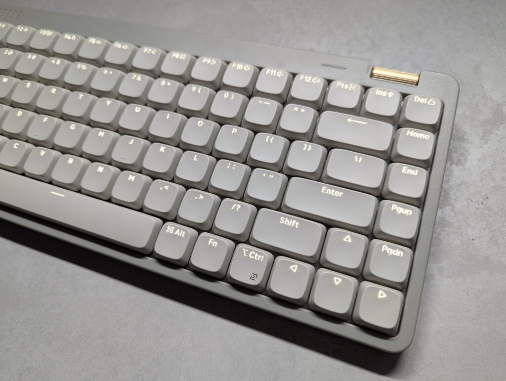 最高の打鍵感だったLofree FLOWの廉価版は正直微妙だった…｜Lofree