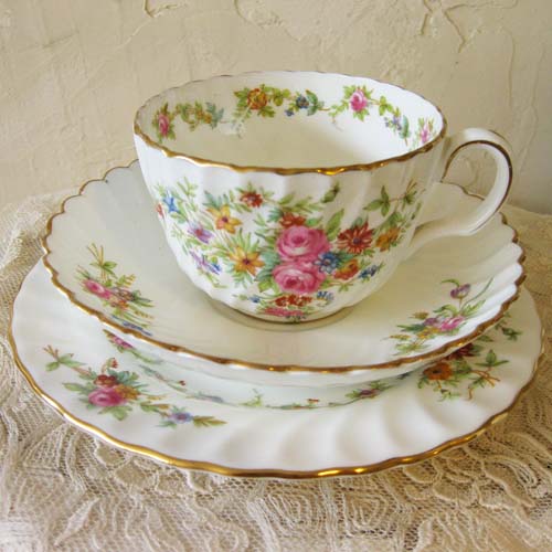 イギリス王室御用達食器 ミントン（Minton）