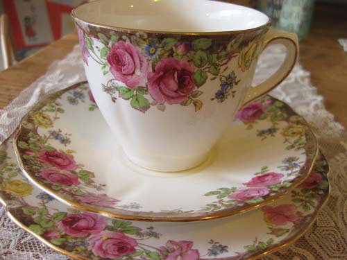 イギリス王室御用達食器 ロイヤルドルトン(Royal Doulton)