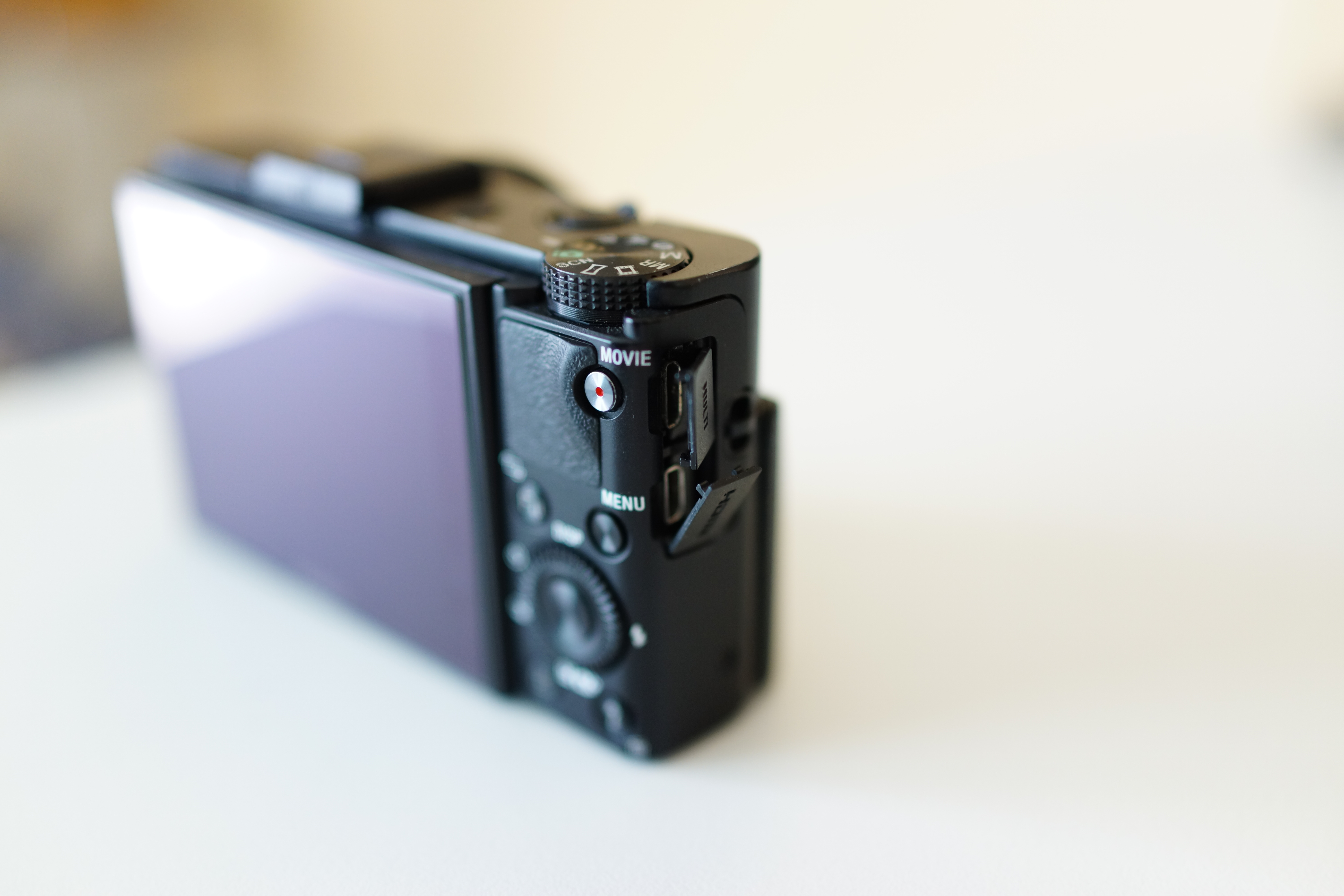 SONY RX100II (DSC-RX100M2) 評価レビュー | コンパクトなのに一眼の