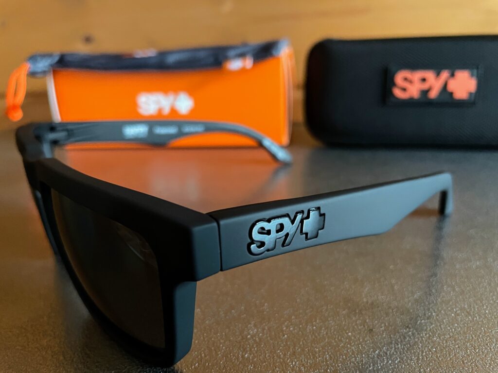 レビュー】ハッピーレンズの名はダテじゃない！SPYの偏光サングラスが