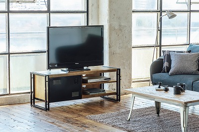 ブルックリンやインダストリアル系インテリアを感じるTVボード