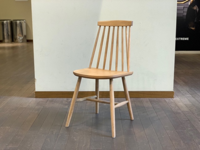 チェアのご紹介】人気の木製スピンドルチェアを3点ご紹介いたします