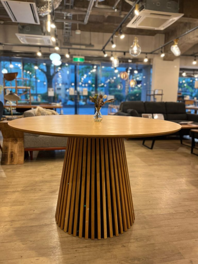 再入荷】大人気のまんまるダイニングテーブルが待望の再入荷