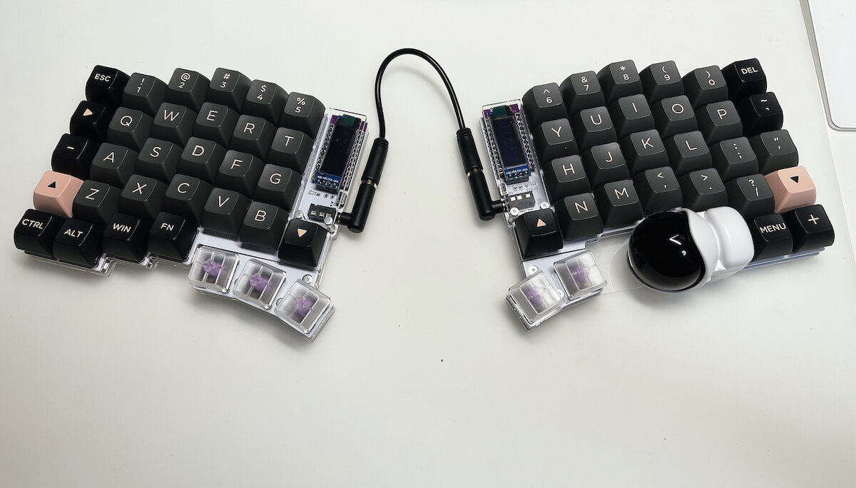 Keyball61、トラックボール内蔵の60％サイズの分割メカニカル