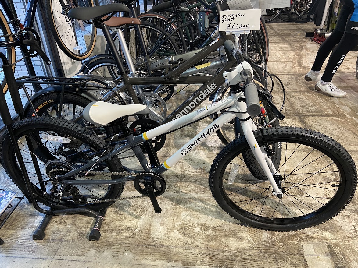 クロスバイク、マウンテンバイク、Eバイク、ヨツバサイクル在庫