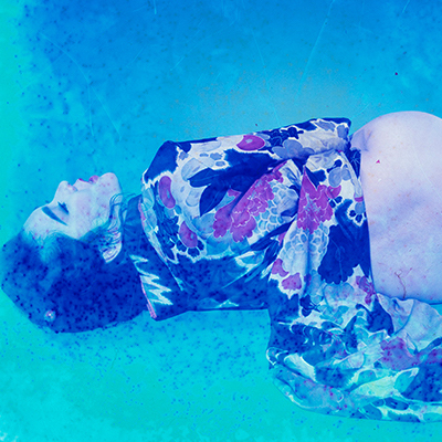 荒木経惟の写真集『青ノ時代』『去年ノ夏』がNYの出版社より刊行