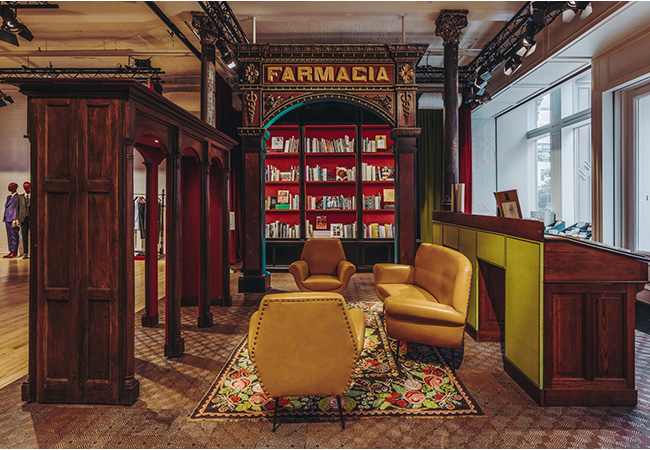 Gucci」がNYソーホーに本屋をオープン、2000冊の写真集が圧巻