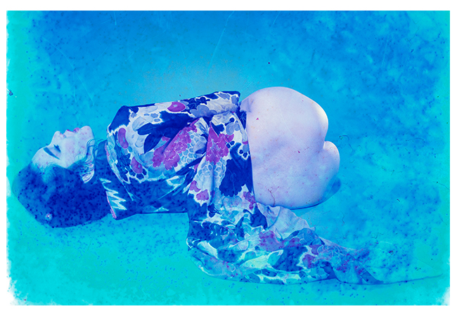 荒木経惟の写真集『青ノ時代』『去年ノ夏』がNYの出版社より刊行