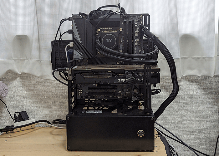 自作PC】オープンフレームのPCケースにするメリットとデメリット