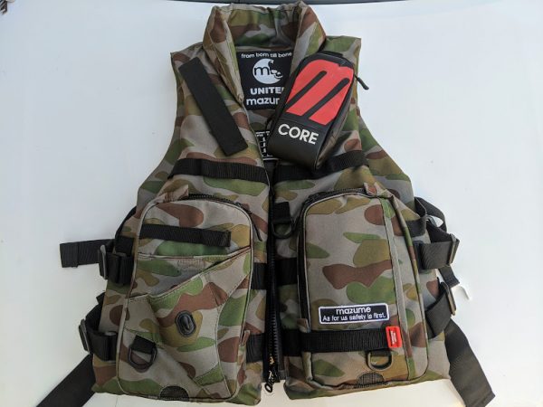 マズメ/コアライフジャケット【ライトゲーム用フローティングベストに