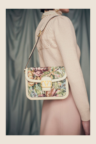 ヴァレンティノ ガラヴァーニから2つの新作、オールデイ向けショルダー