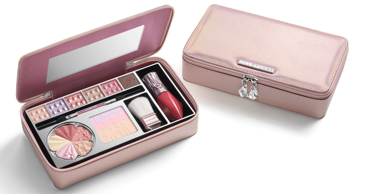 ジルスチュアート】ポーチ1つでトータルメイクが叶う♡ クリスマス