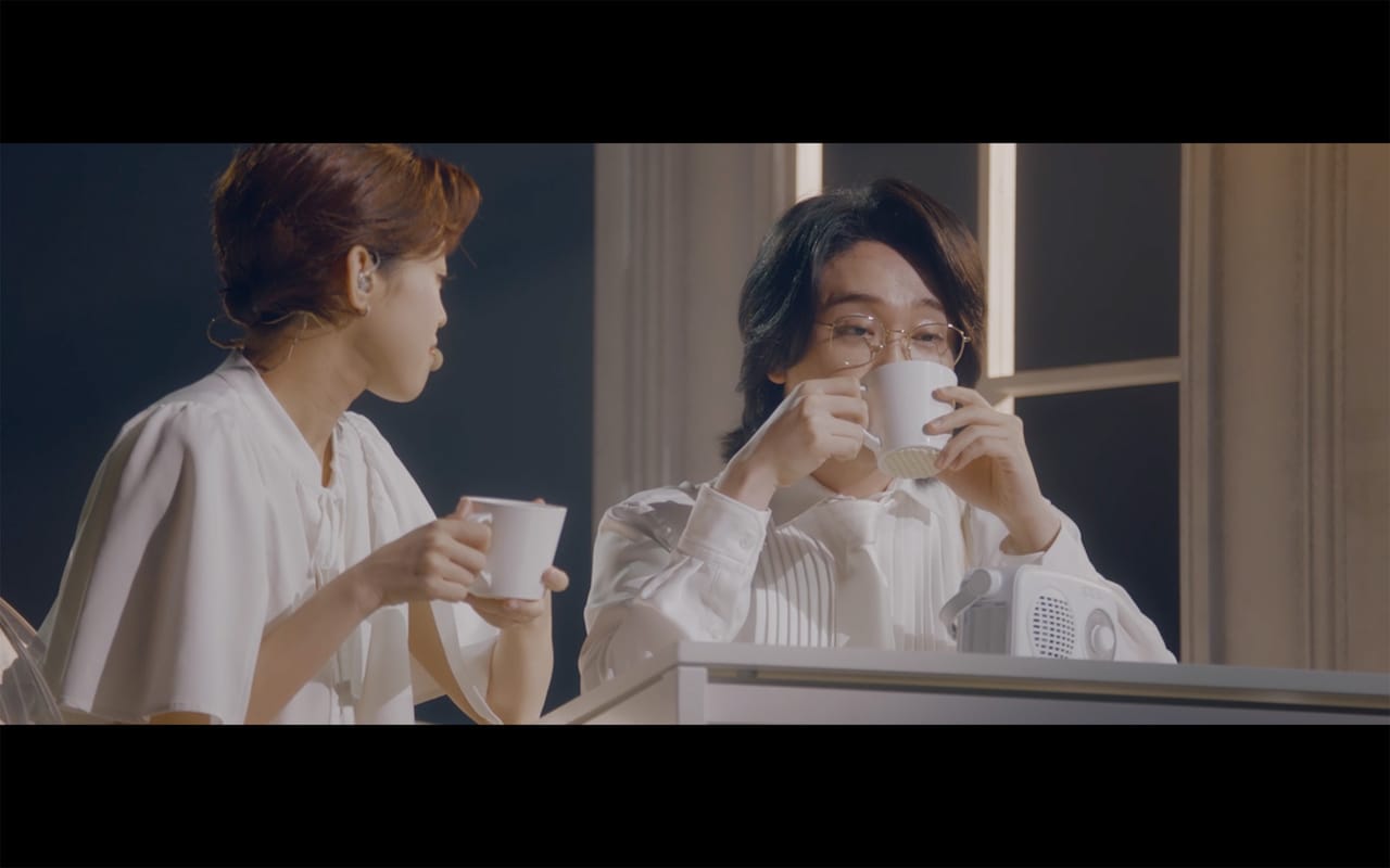 Mrs. GREEN APPLE「The White Lounge in CINEMA」より「Coffee」映像