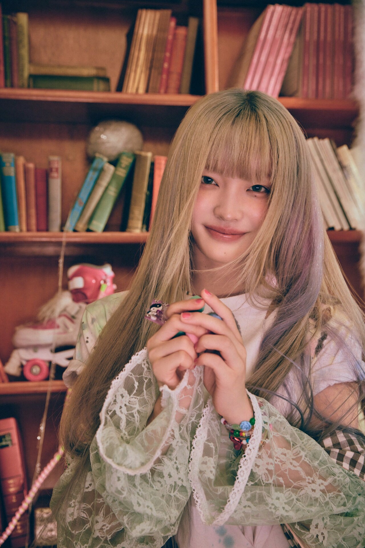 IROHA（ILLIT）©BELIFT LAB [画像ギャラリー 5/22] - 音楽ナタリー